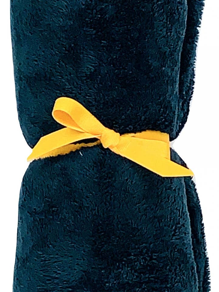 Manta Verde Cazador Borroso para venta al por mayor de Made With Love & Kisses