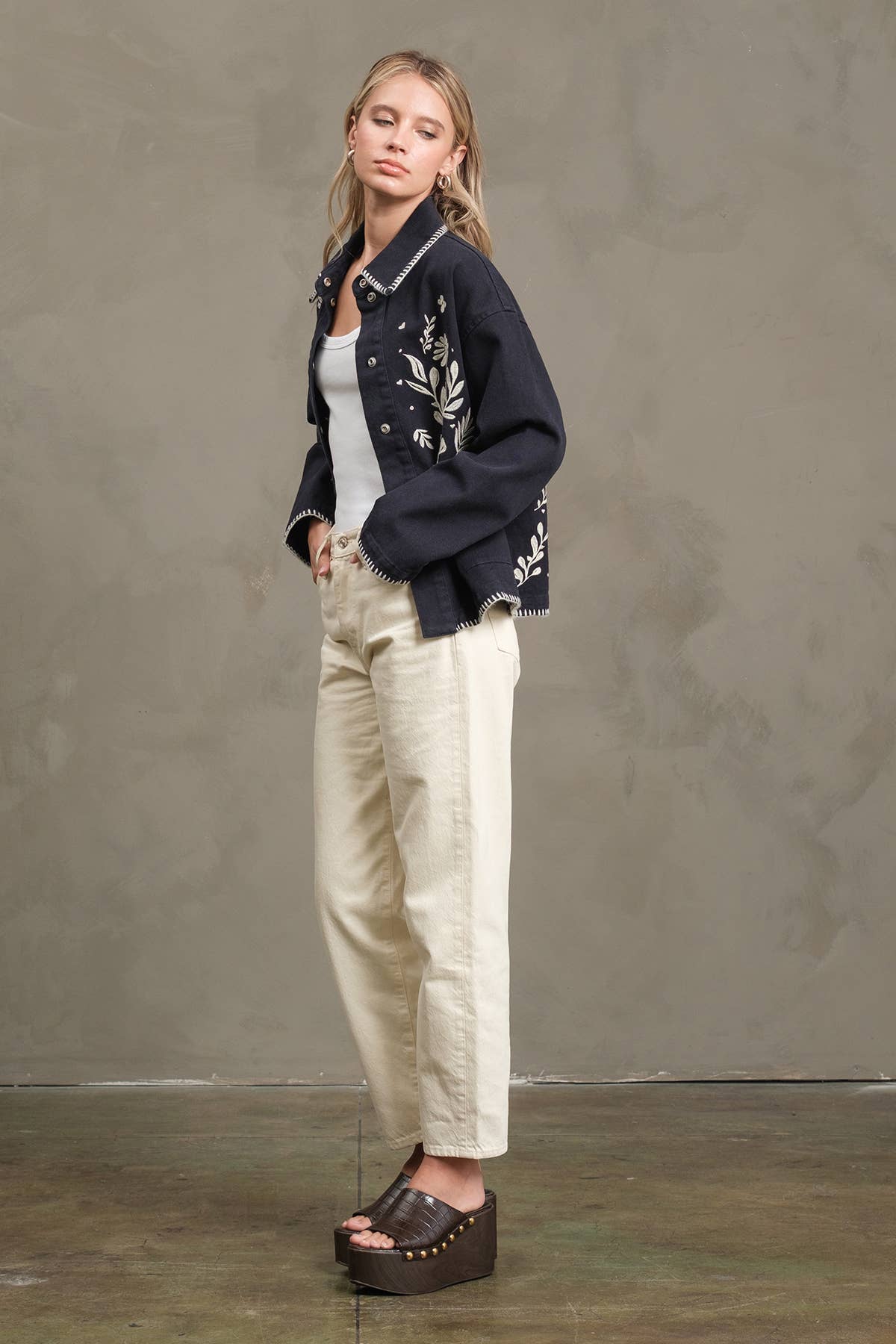 RAISONNEL - Wholesale Jacket - Women's - Embroidered Folk Jacket - RJ107515