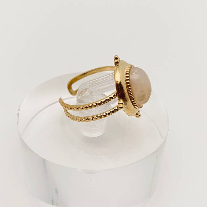 Mio Queena - Wholesale Ring met een steen/solitaire ring - Goudkleurige roestvrijstalen ring met natuurlijke steen - FGS/CS4