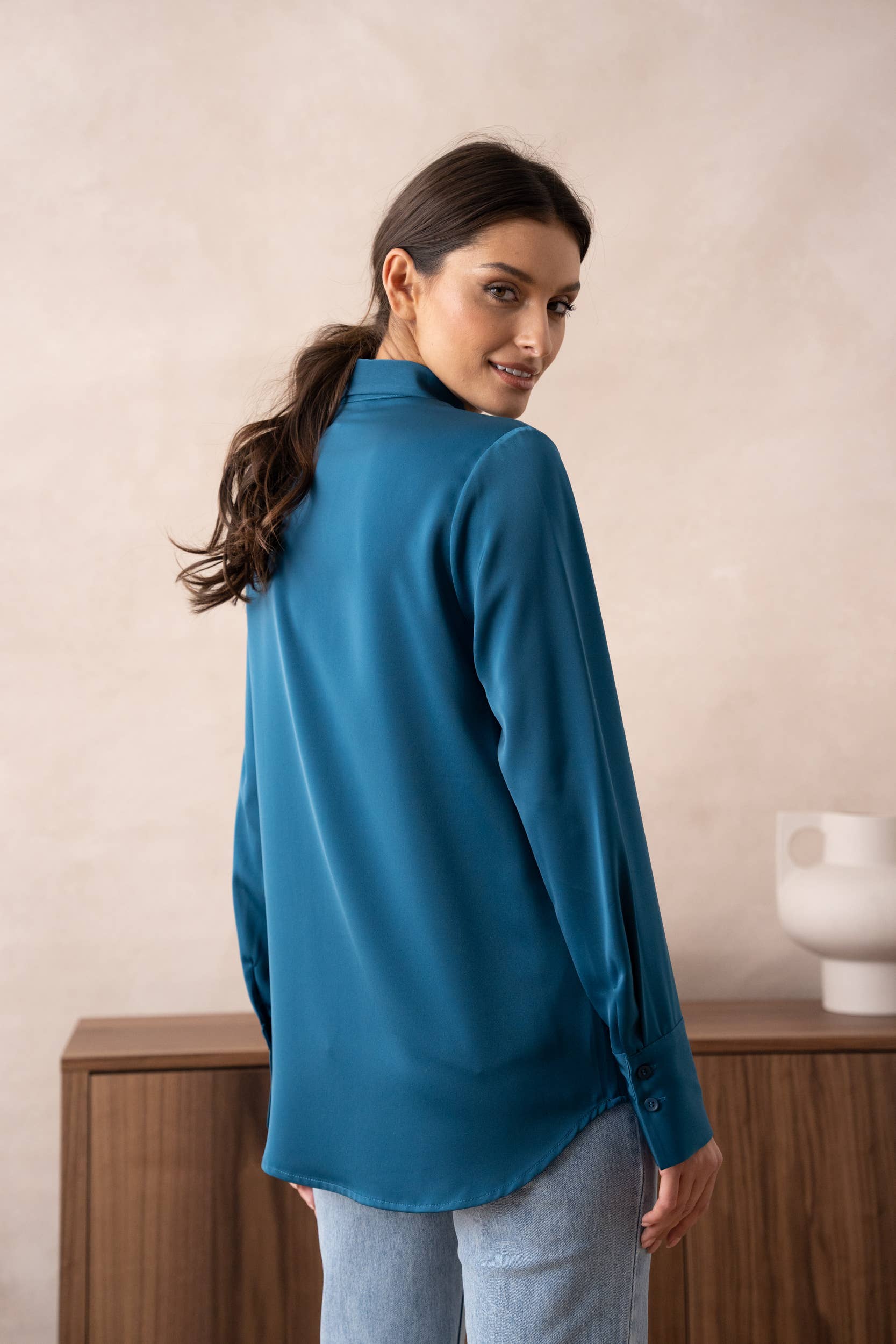 Attentif Paris - Wholesale Button Down Shirt - Women's - Satin shirt with classic notched collar40