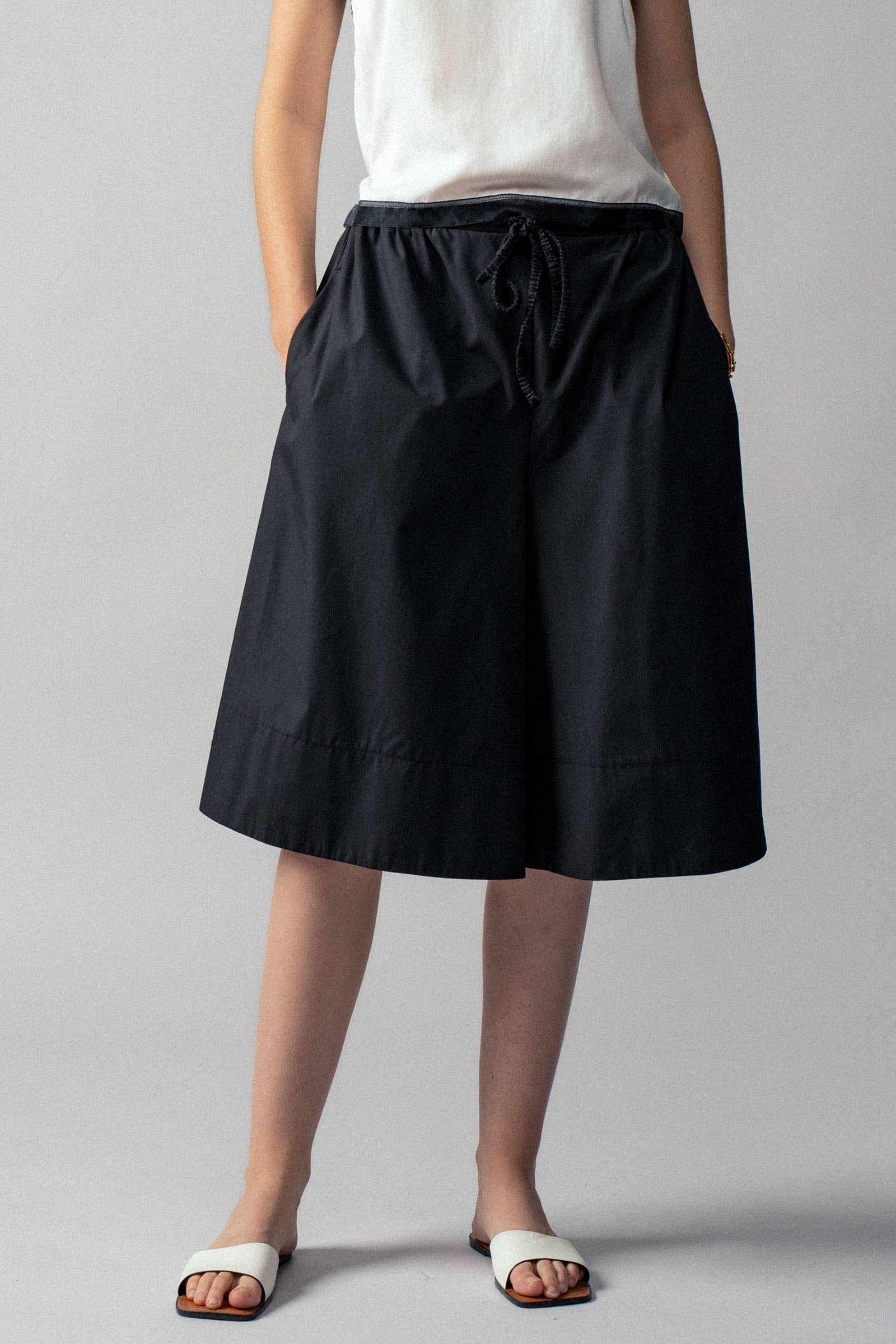 Urban Daizy - Wholesale Shorts - Women's - Lightweight Airflow Drawstring Shorts42