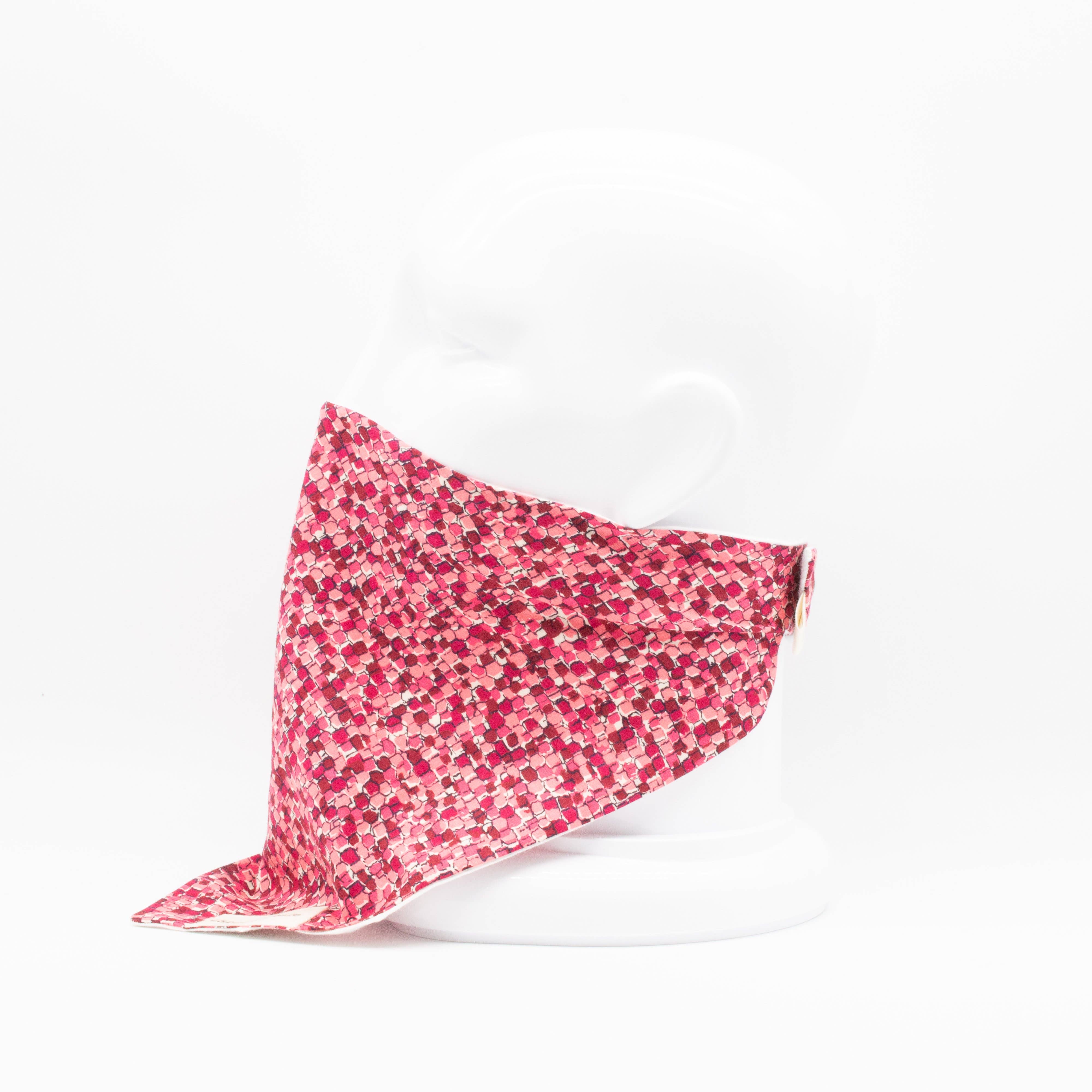 Maskdanna by Califortunate - Wholesale Protective Face Mask/Shield - MASKDANNA RED SQUARES1