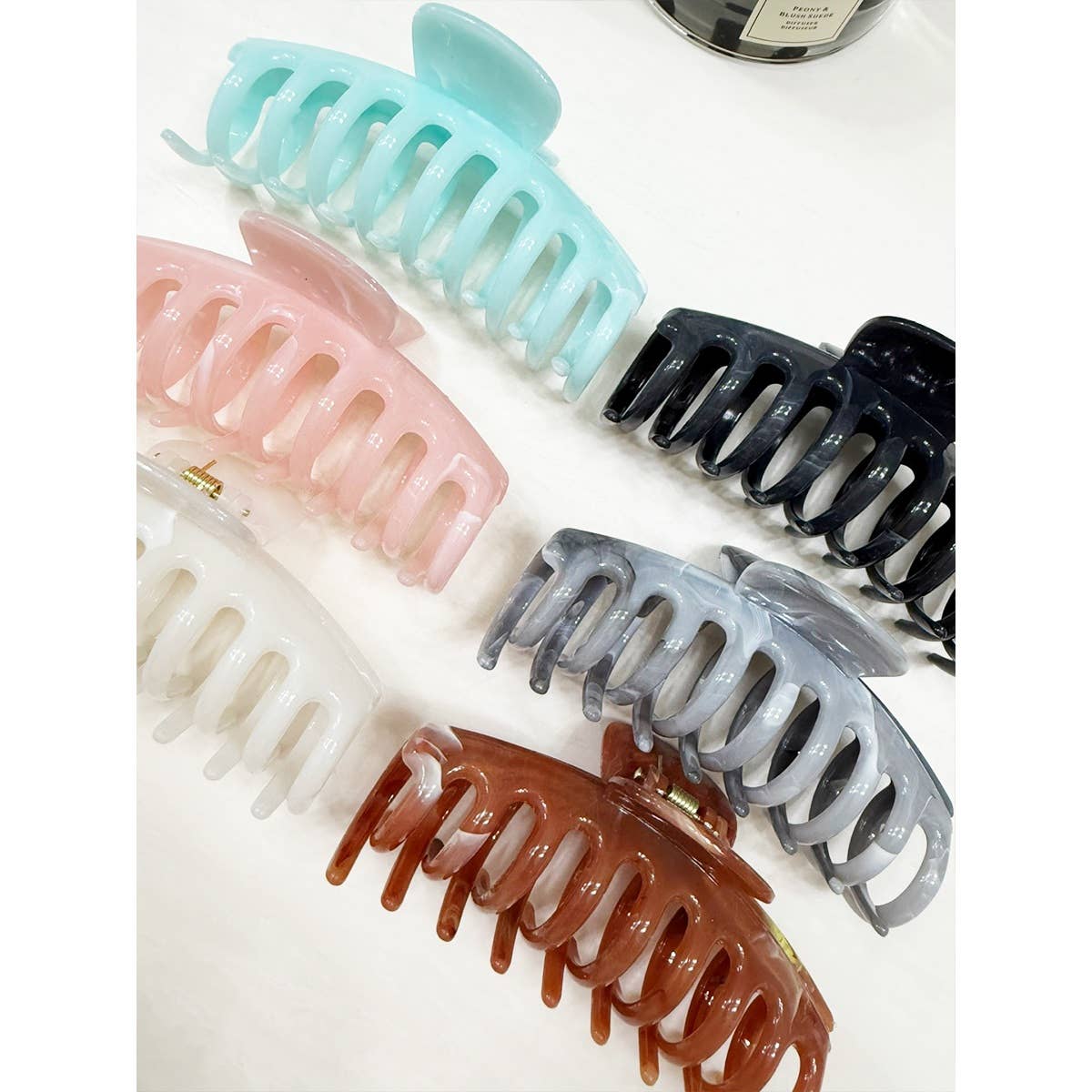 MIX COLOR Shimmering Marbled Round Comb Hair Claw for wholesale on Faire4