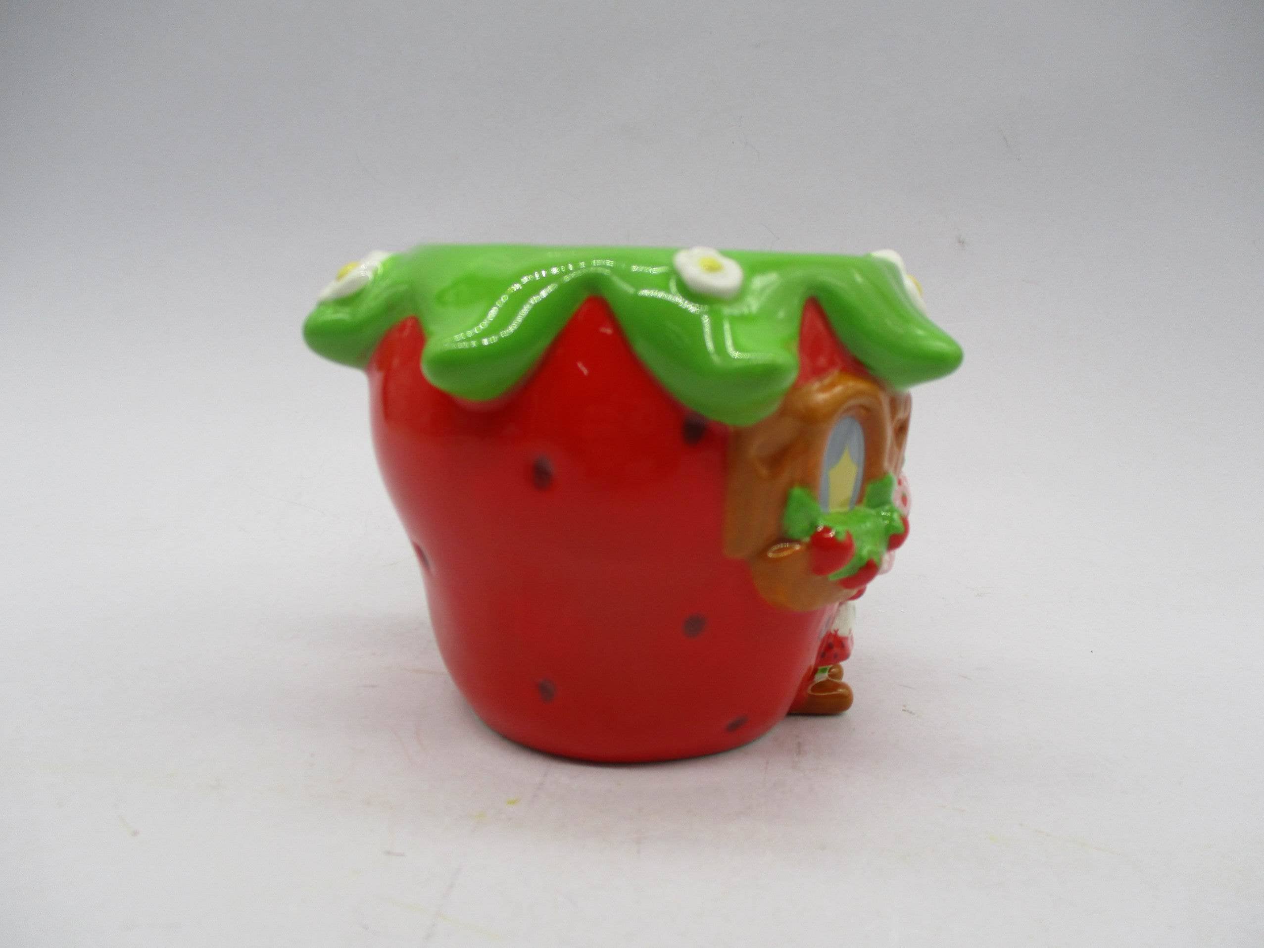 Silver Buffalo - Wholesale Coffee Mug - Strawberry Shortcake Cake Ceramic 3D Sculpted Mug3