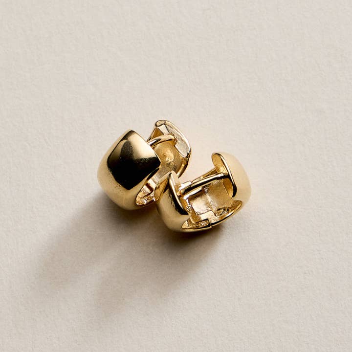 GD Gold Filled Chunky Huggie Hoop Earrings – Bold Minimalist Design for wholesale on Faire4