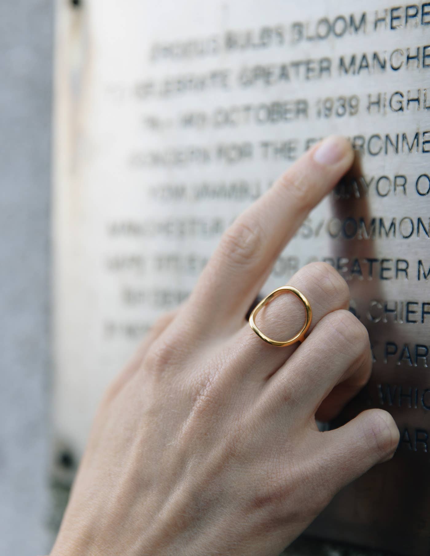 Nordic Muse – wholesale Band/stacked ring – Gold Abstract Circle Ring, Waterproof1