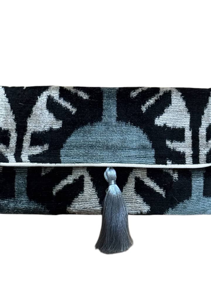 Pochette Ikat in velluto di seta per la vendita all'ingrosso da parte di AYCA DESIGN