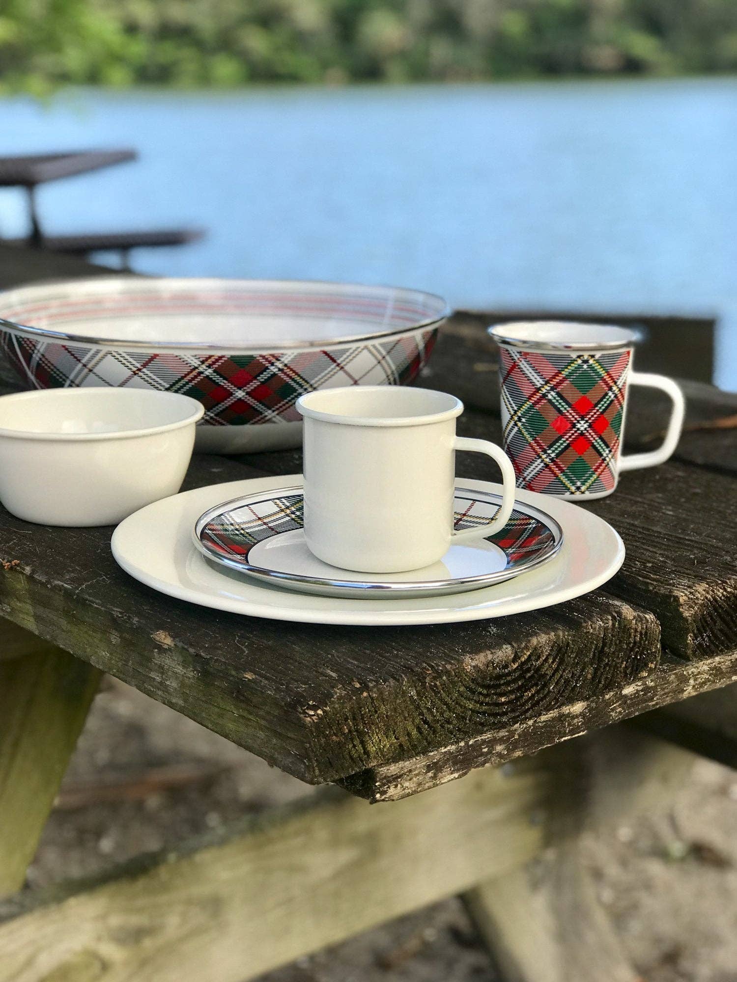 Crow Canyon Home - Vente Bol - Ensemble de 4 bols en émail crème roulé Golden Rabbit3