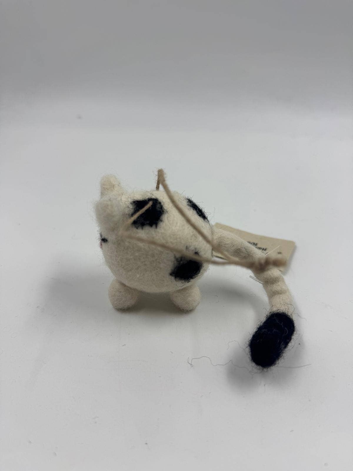 Funky Yak Ltd - Wholesale Keychain - Women's - Handmade Cute Felt White Cat Keyring  1
