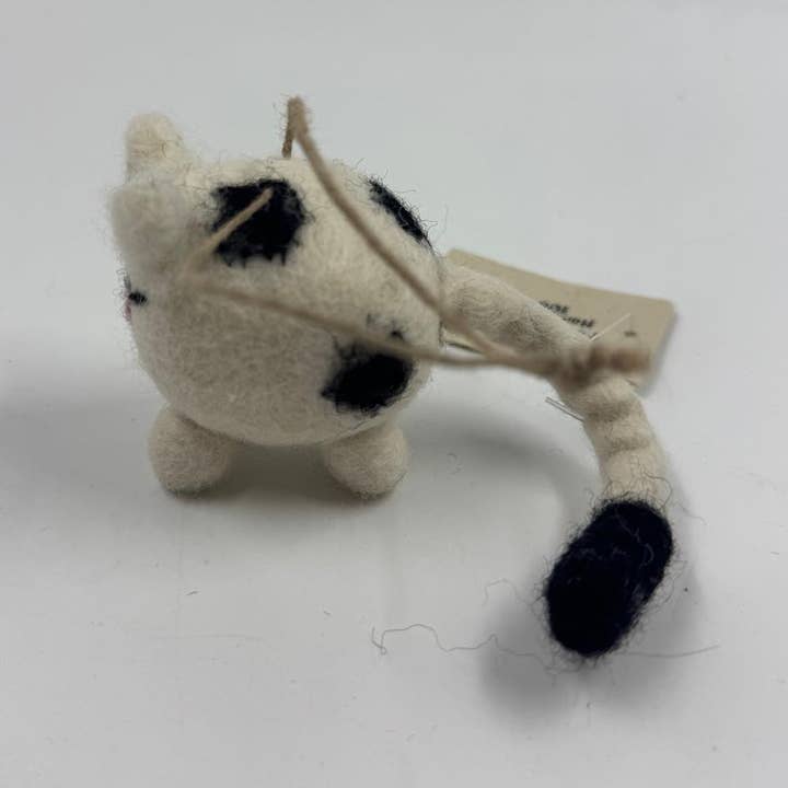 Funky Yak Ltd - Wholesale Keychain - Women's - Handmade Cute Felt White Cat Keyring 1