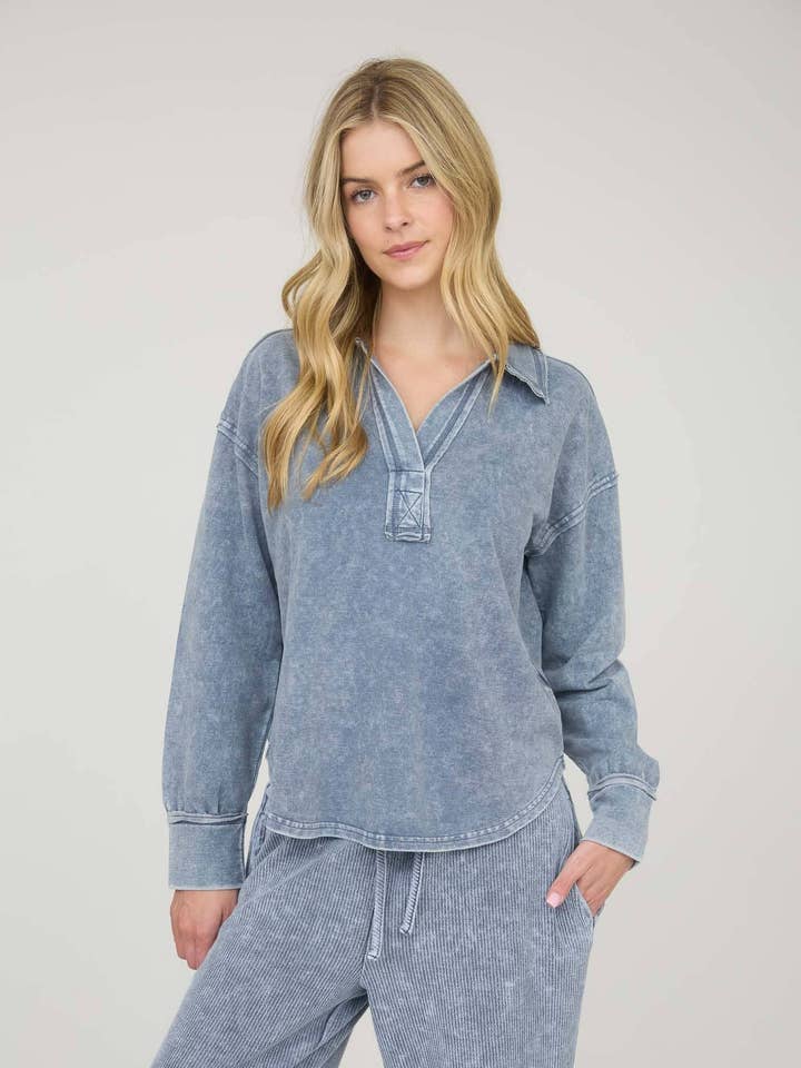 TOP DE MALHA POLO DE MANGA COMPRIDA COM BAINHA EM U LAVADO por atacado de J.O.A