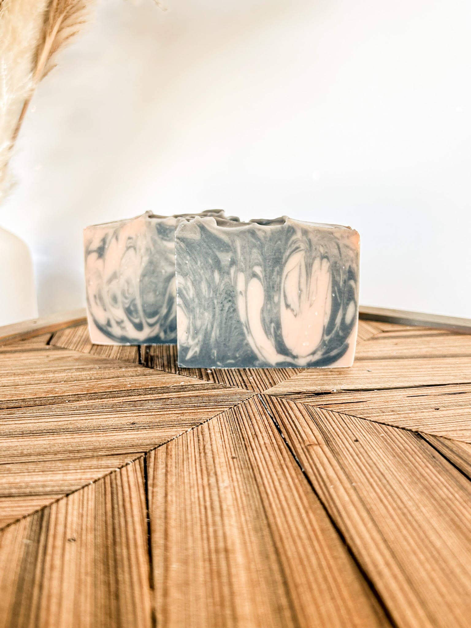 Soap de Jolie – Großhandel Feste Seife – Pound Town Cold Process Seife1