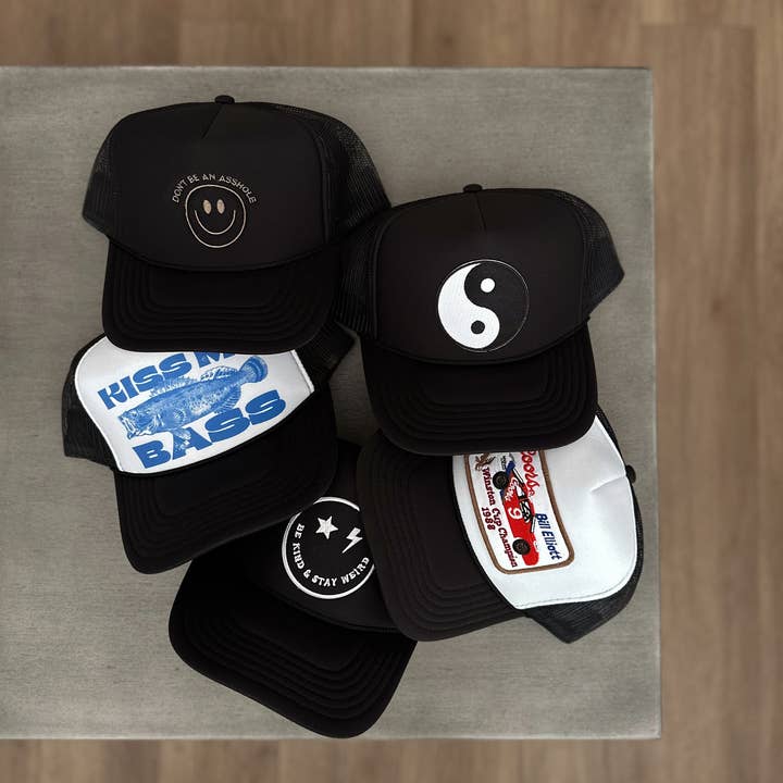 Electric label - Wholesale Trucker Hat - Unisex - Kiss My Bass Trucker hat