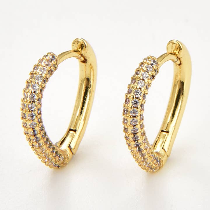 1 paire de boucles d'oreilles triangulaires, créoles Huggie, ER245 pour la vente par Beads Creation