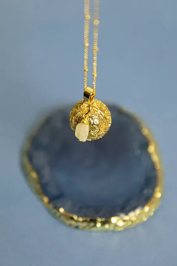 à mes copines - Vendita all'ingrosso Collana con ciondolo/pendaglio - Sfera incisa mandala per gravidanza con pietra di luna3