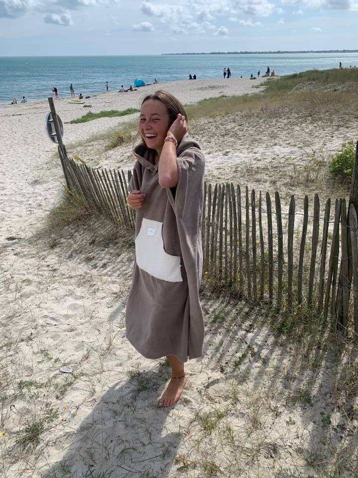 Adult bath poncho - Moumoute Taupe for wholesale by Bazar Atelier Sablon