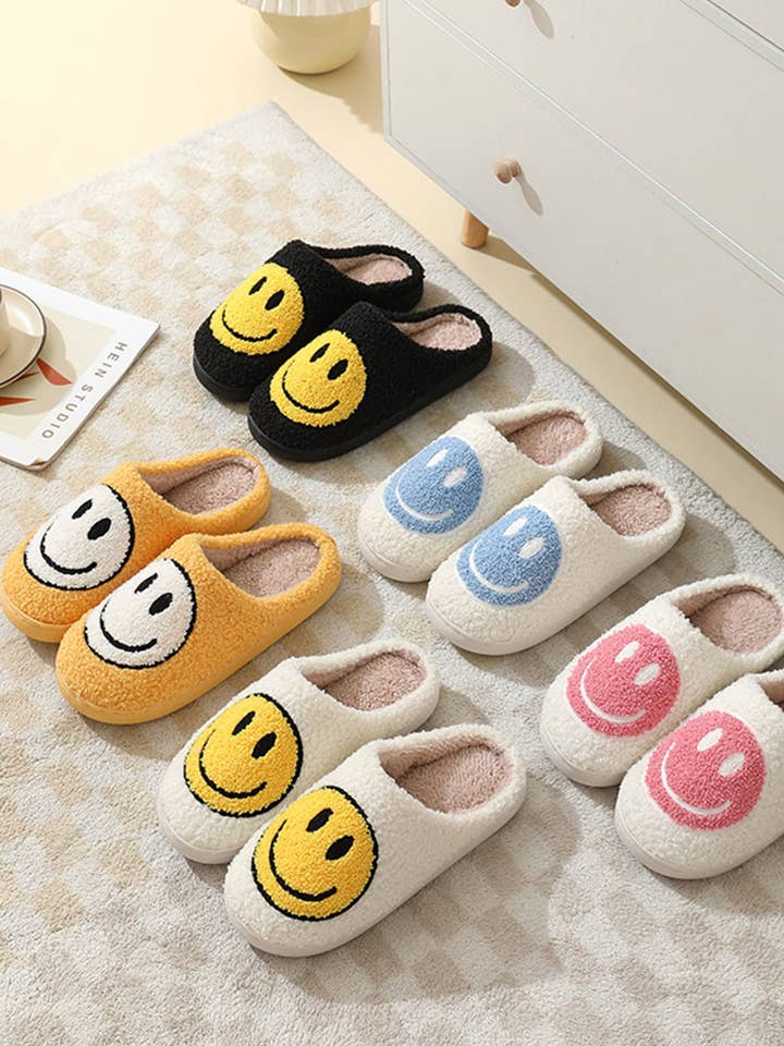 DOUBLJU - Wholesale Slippers - Unisex - Smiley Face Unisex Cotton Slippers for Fall,Winter
23
