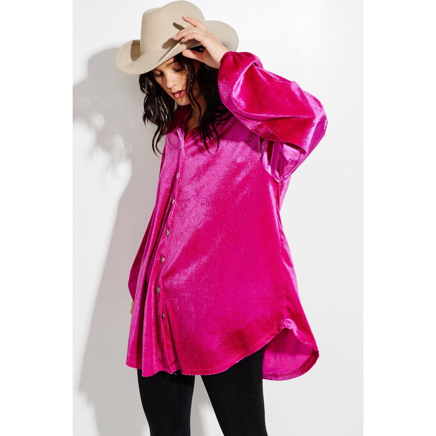 Phil Love - Wholesale Shirtjack/Shacket - Dames - Fluwelen overhemd met knoopsluiting en Bishop-mouwen en jas5