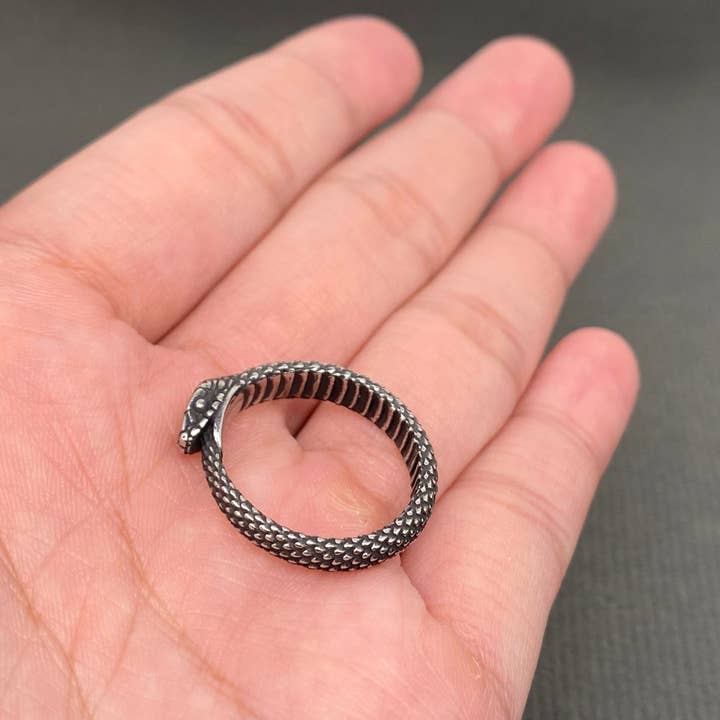 Mio Queena - Wholesale Cocktail/Statement Ring - Ouroboros Unisex Stainless Steel Snake Ring - MJ/MR2