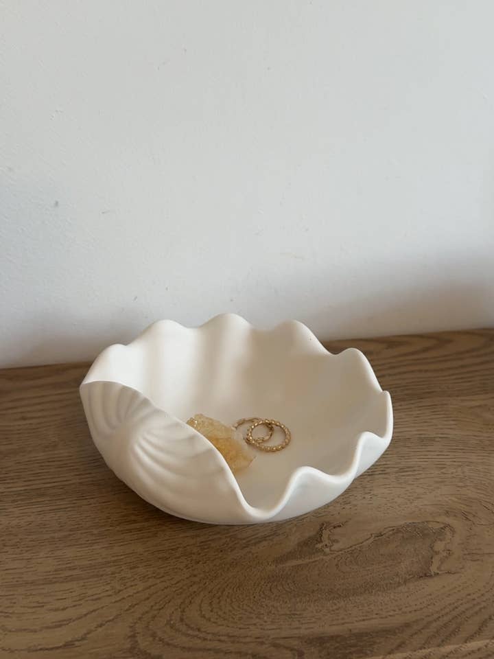 Seashell Bowl for wholesale by Luxe Home Decor Ltd