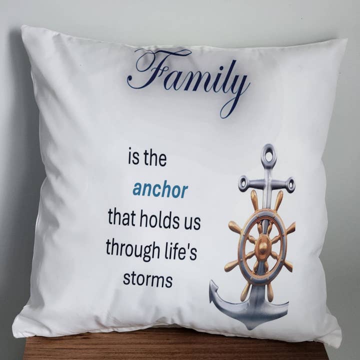Coussin carré d'ancrage familial pour la vente par Carolina Coast Home and Body
