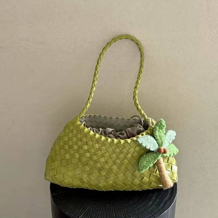 EmberLoom - Wholesale Shoulder Bag - Women's - Woven Palm Tree Accent Shoulder Bag1