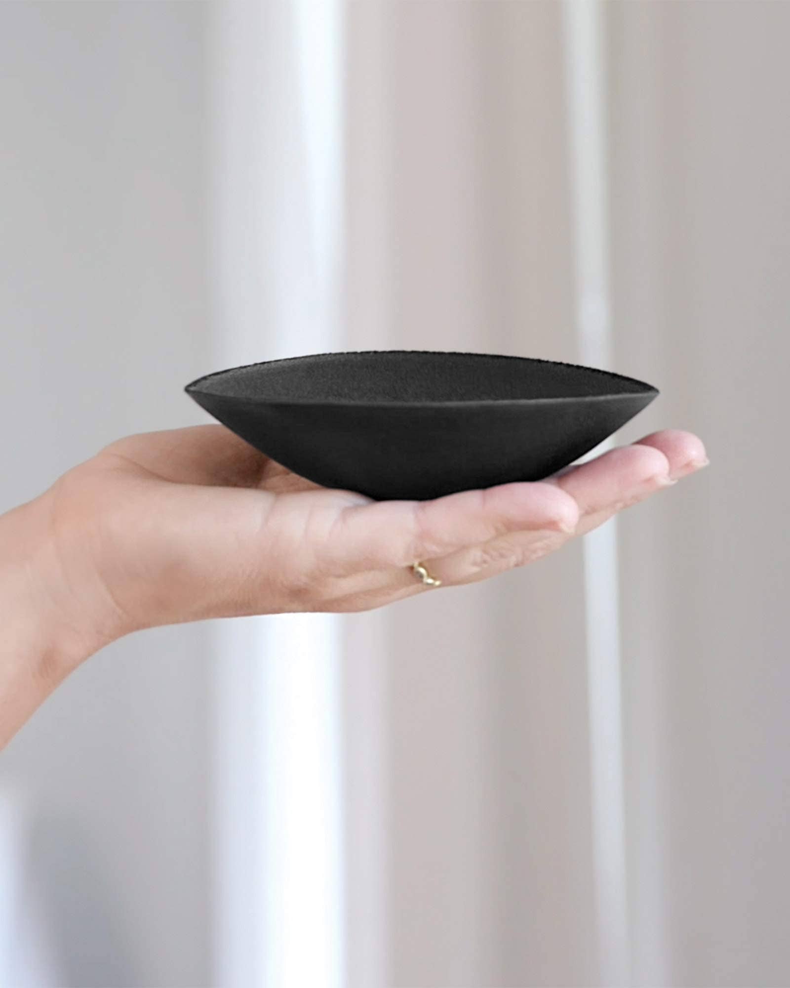 Black Beige Fearless Leakproof Reusable Nursing Pads for wholesale on Faire1