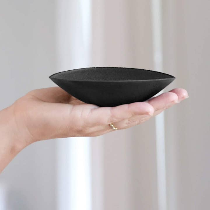 Black Beige Fearless Leakproof Reusable Nursing Pads for wholesale on Faire1