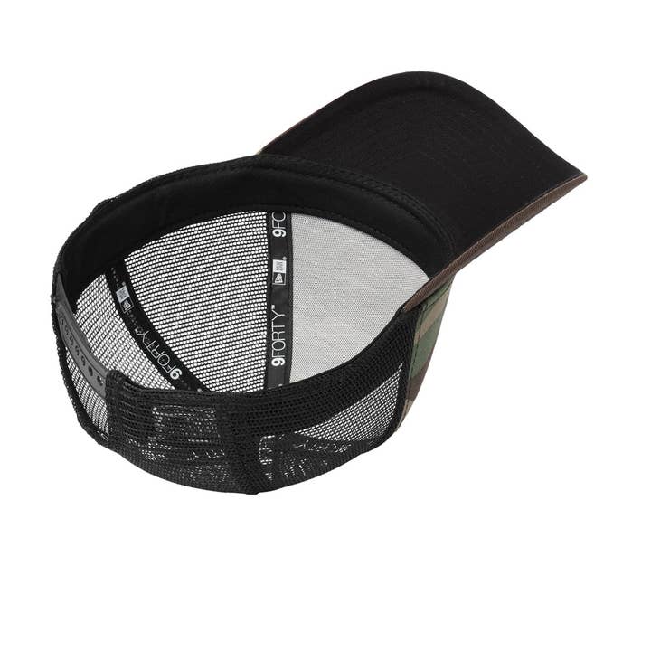 Salt & Sand - Wholesale Trucker hat – Unisex - Snapback Trucker Cap / Camo & Black / 7572