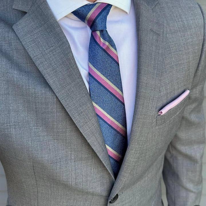 Ingram stropdas met blauwe strepen voor wholesale door Mountain & Sackett