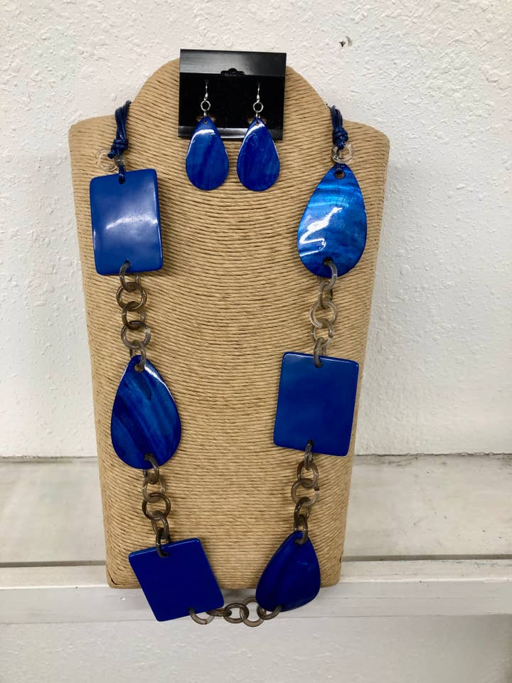 4 STRANDS BLUE WAX CORD WITH BLUE RECTANGULAR RESIN AND TEAR for wholesale by International Duru's