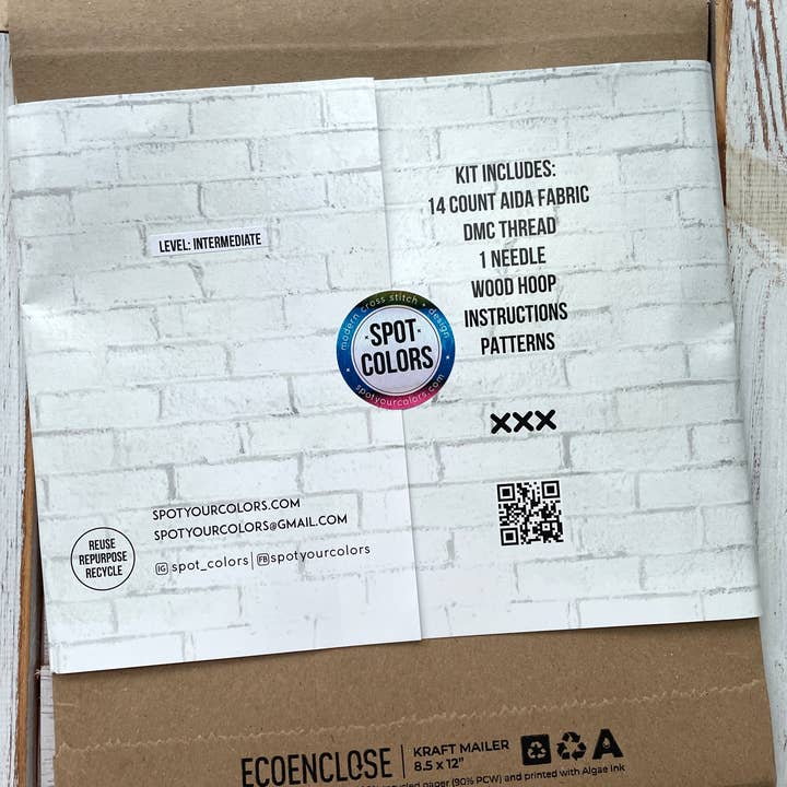 Spot Colors - Wholesale Embroidery/Cross Stitch Supplies - Ew, People Cross Stitch Kit2