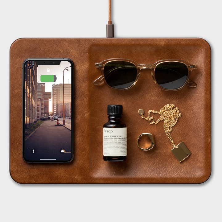 CATCH:3 - Classics Leather Wireless Charger with Valet Tray for wholesale by Courant