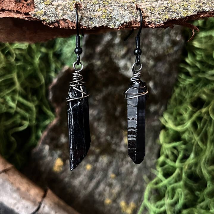SOVRIN - Wholesale Dangle Earrings - SIMPLE BLACK CRYSTAL EARRINGS1