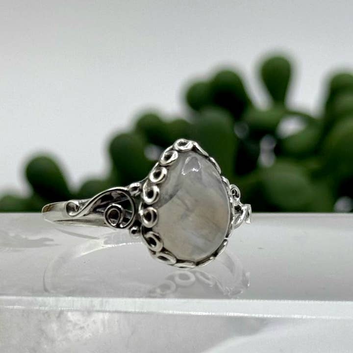 Meraki Gemstones - Wholesale Single stone/solitaire ring - Rainbow Moonstone Gemstone 925/Sterling Silver Ring0