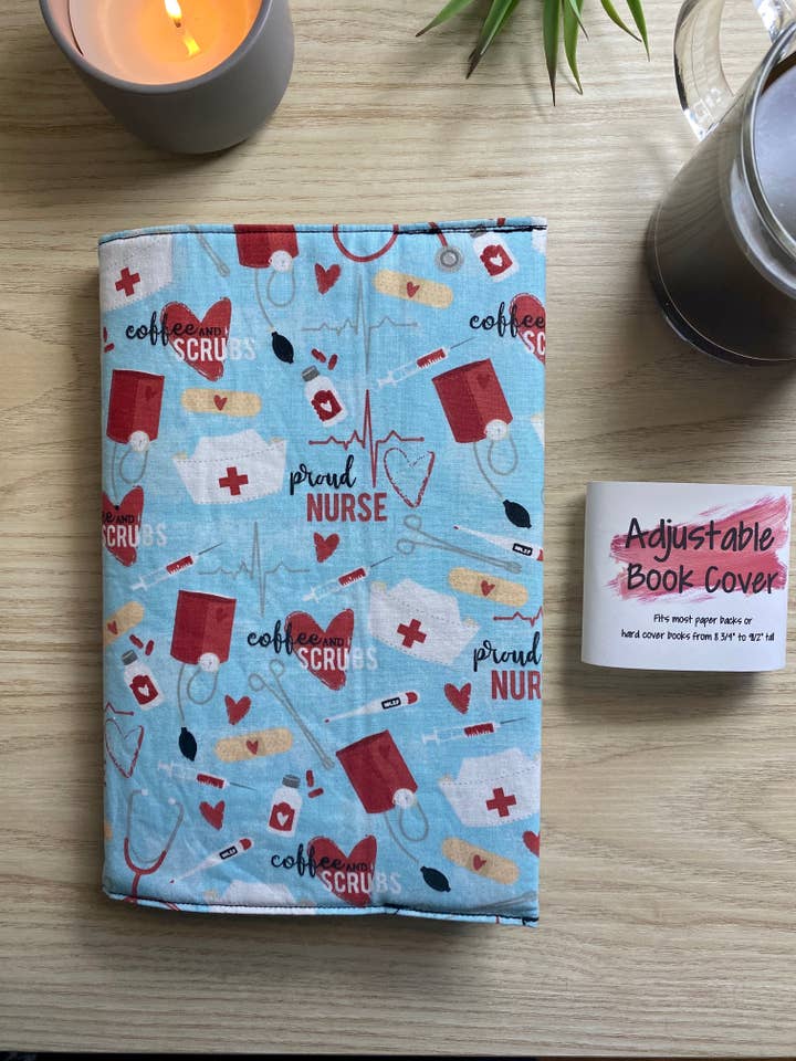 Couverture de livre ajustable infirmière pour la vente par Myrias Creations LLC