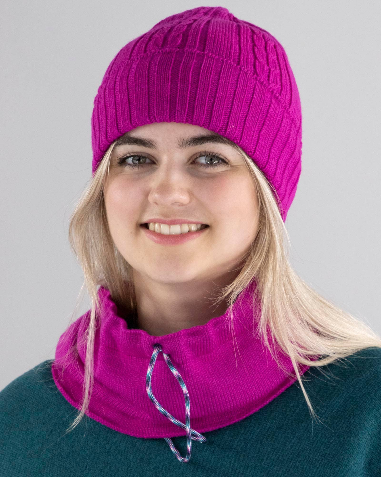Cadenza Italy Ltd – wholesale Halsduk - Dam – 100% Merinoull Dragsko Snood6