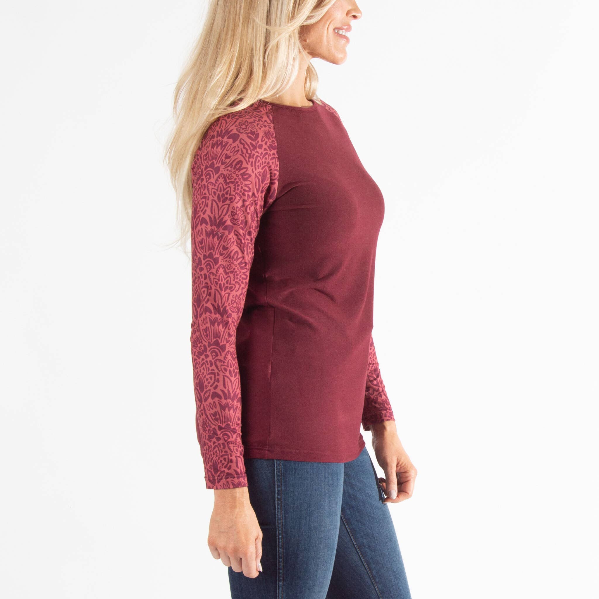 Howard's - Wholesale Tunic - Women's - Sale - Victoria Long Sleeve Raglan Top25