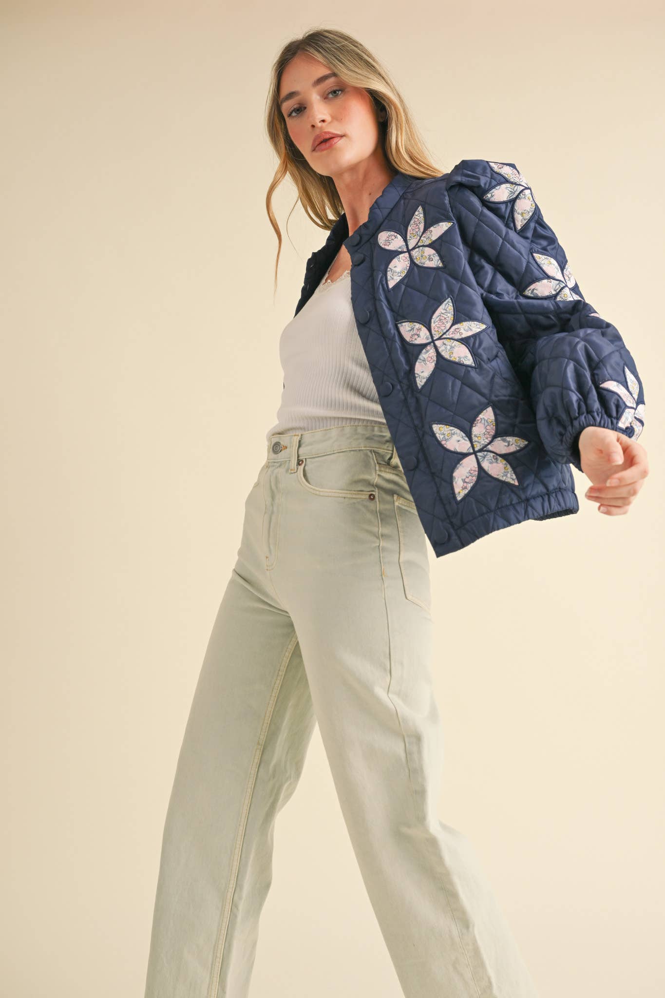 &MERCI - Wholesale Jacket - Women's - QUILTED JACKET WITH FLORAL PATCHWORK MJK330022