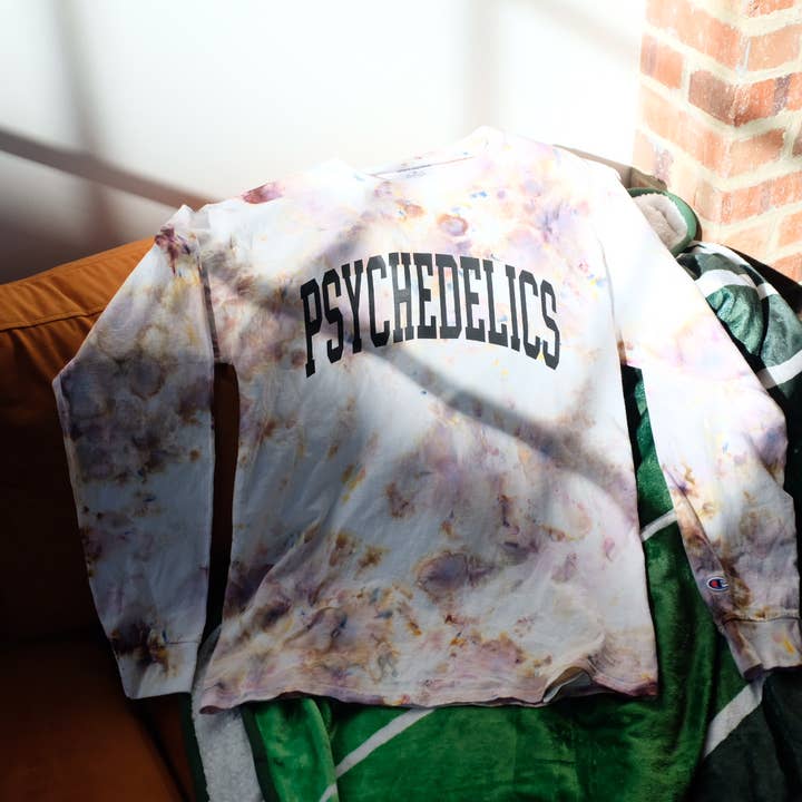 Manga larga Magic Mushroom para venta al por mayor de lost times print co.