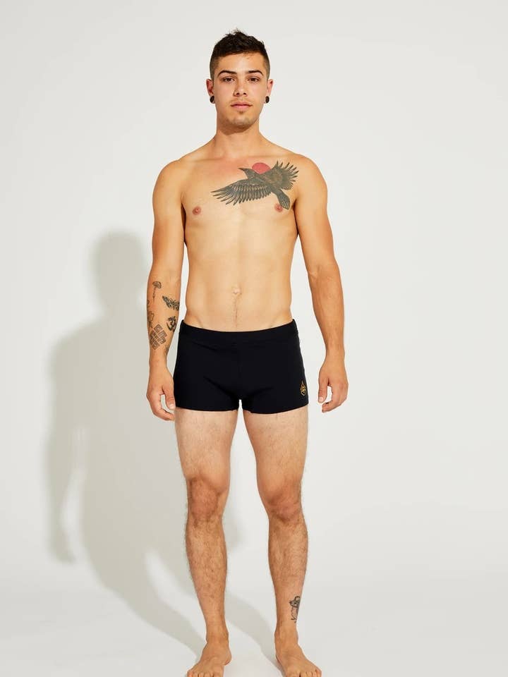 Costume da uomo stile brasiliano nero, Coolform Light per la vendita all'ingrosso da parte di Yoga | Activewear | Hot Yoga