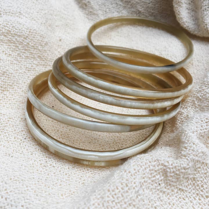 BAAN - Wholesale Bangle Bracelet - Horn Weekender - Round Beige