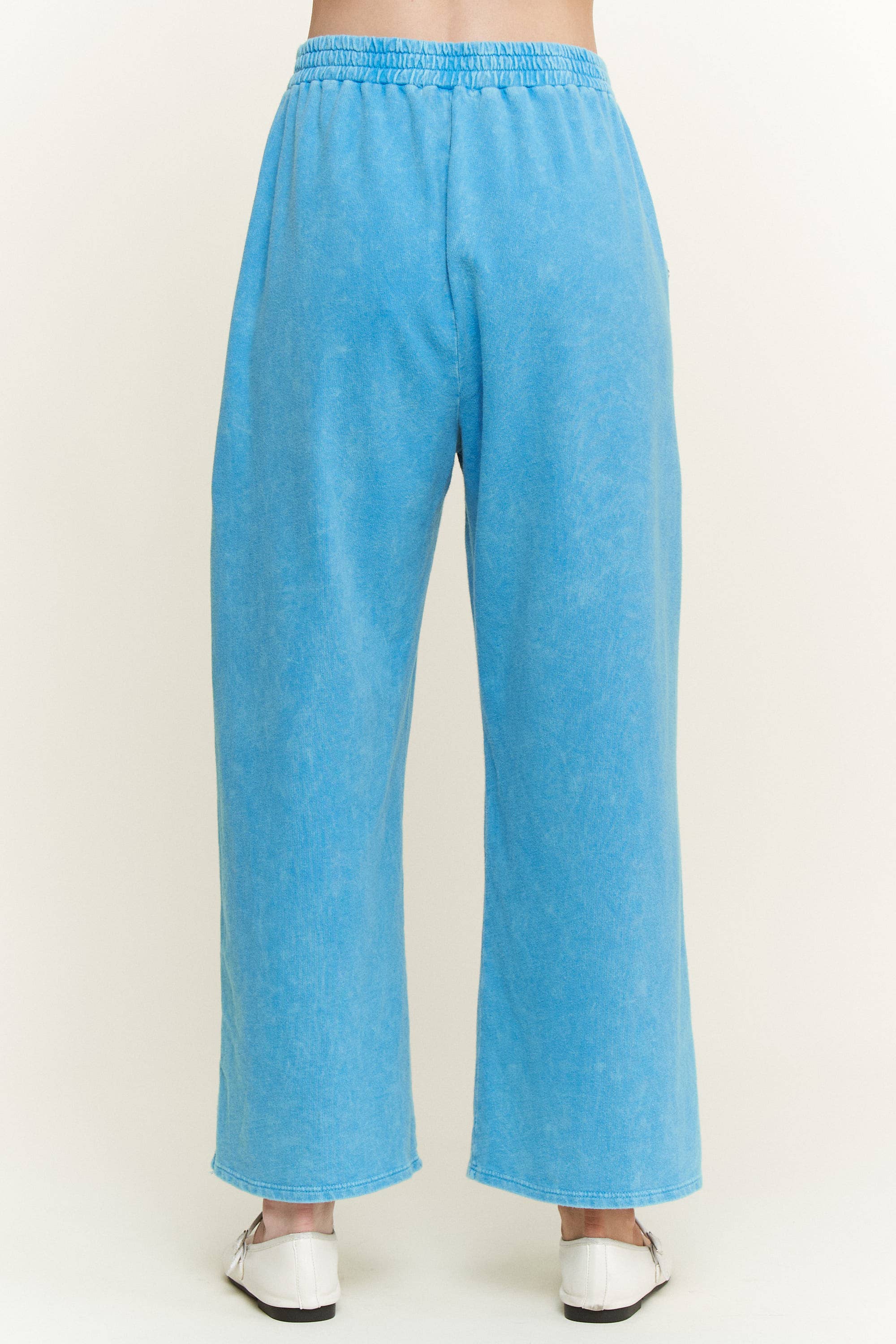 J.Her – Großhandel Lounge-Trainingshose/-Jogginghose – Damen – Mineralgewaschene, mit Nieten besetzte Wide-Leg-Hosentaschen HP65494