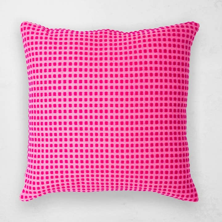 Hamar - Fuchsia pour la vente par Bolé Road Textiles