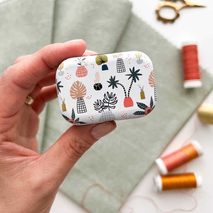 Matryoshka Doll Shop - Wholesale Embroidery/Cross Stitch Supplies - Magnetic needle tin, floral needle case, needle keeper
