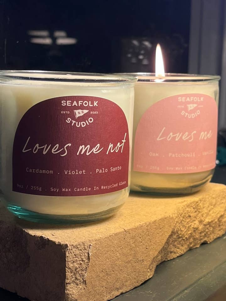 "Loves me not" Soy Wax Candle.Valentines.Made in New England for wholesale by Seafolk