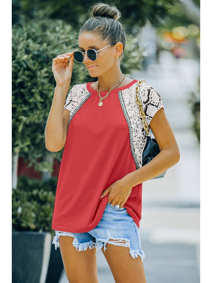 Supreme Fashion - Wholesale Knit Top - Women's - Anamial Print Short Sleeve Round Neck Top