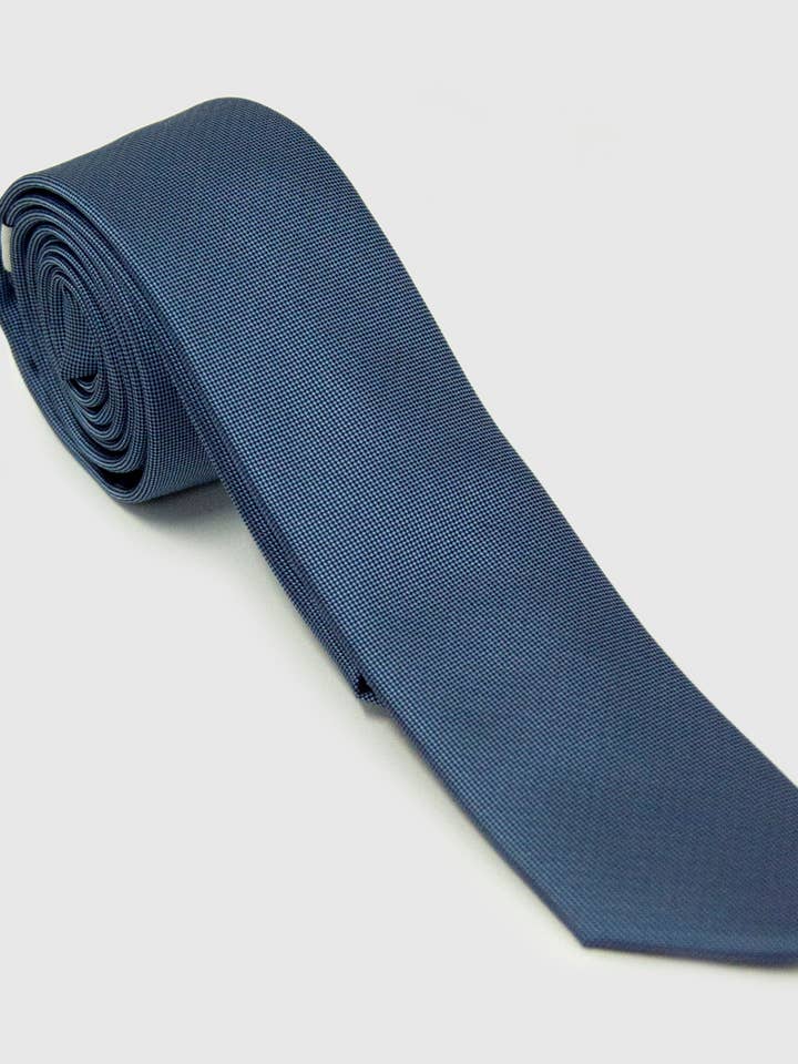 Corbata estrecha celeste seda lisa s/ vida para venta al por mayor de Núñez de Arenas