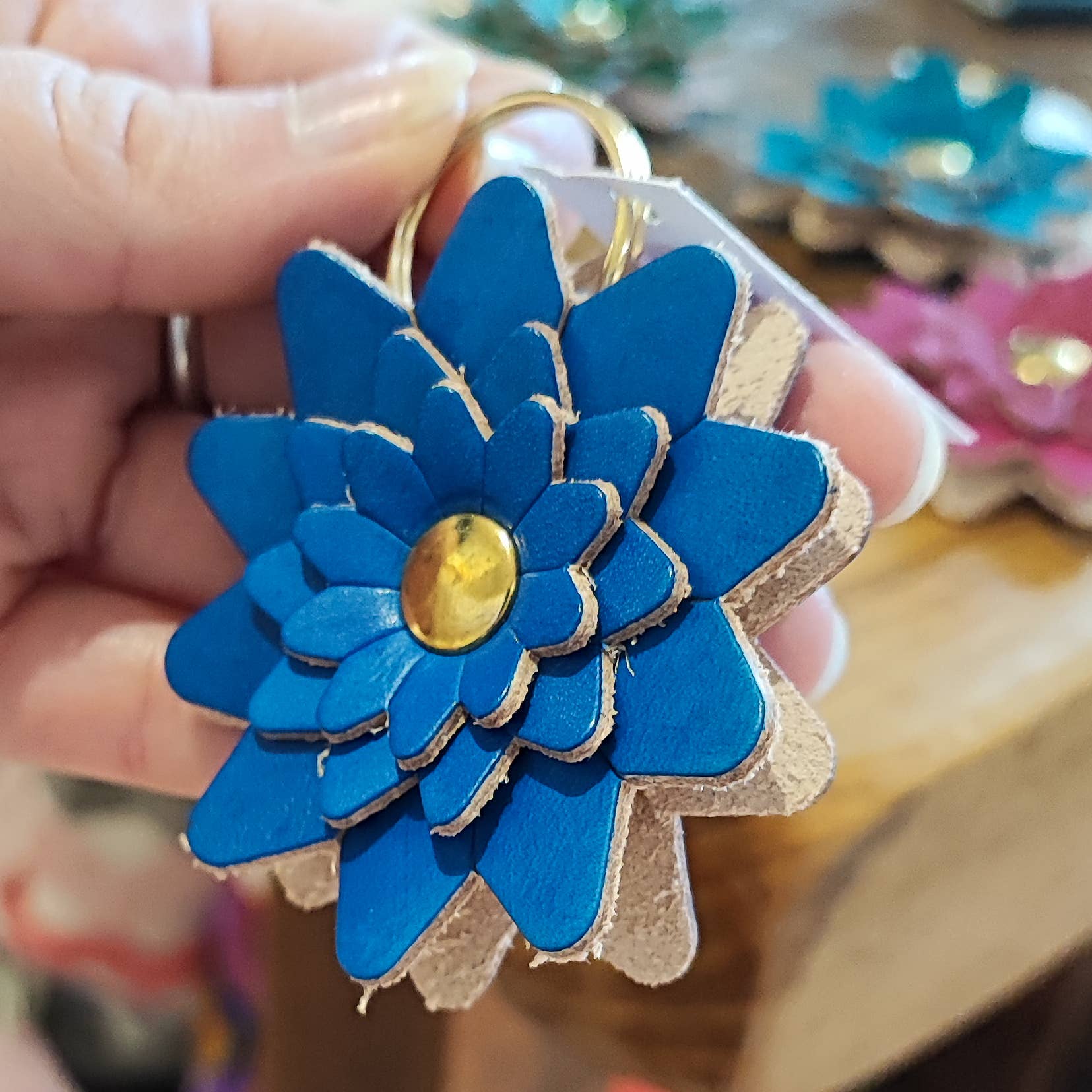 Tori Lo Designs – wholesale Keychain – Women's – Leather Flower Keyring3