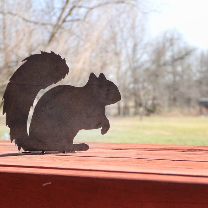 Highland Ridge | Handmade Home Decor - Wholesale Outdoor Ornament/Decor - Metal Squirrel Statue4